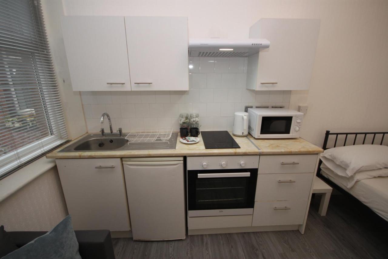 Barton Beachside - Stylish Studio Apartment, Double & Single - Central Beach & Promenade Location - Over 21'S, Family Friendly Only, Id Required Блэкпул Экстерьер фото