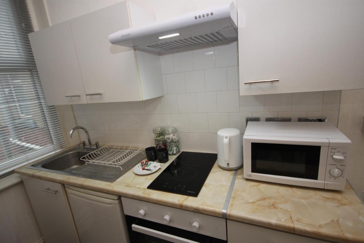 Barton Beachside - Stylish Studio Apartment, Double & Single - Central Beach & Promenade Location - Over 21'S, Family Friendly Only, Id Required Блэкпул Экстерьер фото