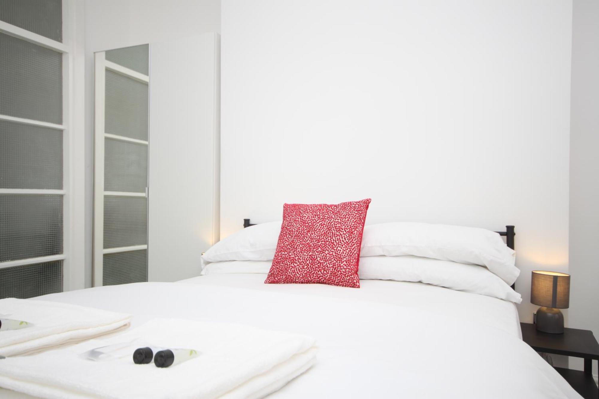 Barton Beachside - Stylish Studio Apartment, Double & Single - Central Beach & Promenade Location - Over 21'S, Family Friendly Only, Id Required Блэкпул Экстерьер фото