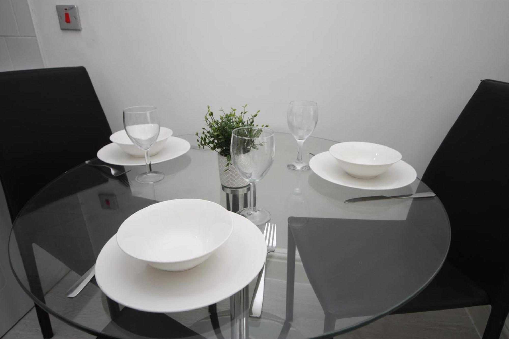 Barton Beachside - Stylish Studio Apartment, Double & Single - Central Beach & Promenade Location - Over 21'S, Family Friendly Only, Id Required Блэкпул Экстерьер фото