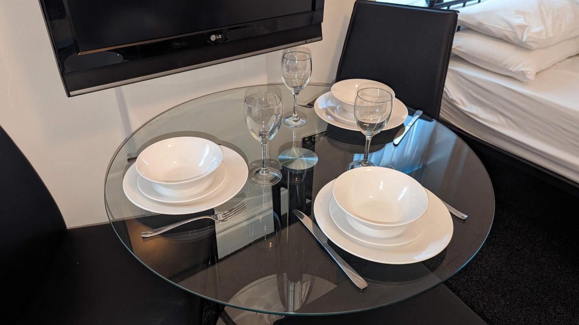 Barton Beachside - Stylish Studio Apartment, Double & Single - Central Beach & Promenade Location - Over 21'S, Family Friendly Only, Id Required Блэкпул Экстерьер фото